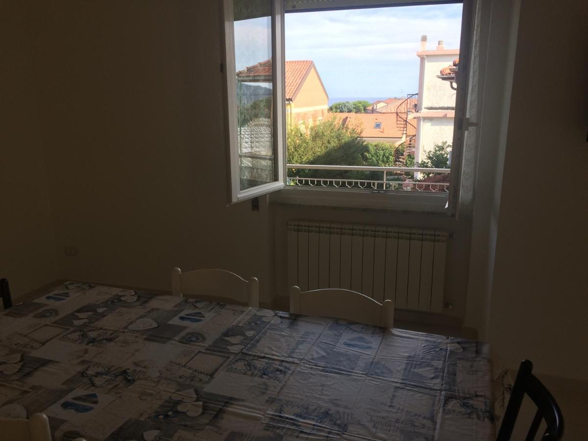 Apartamento A Casa Di Nonna Luciana - Trilocale Con Giardino Ceriale Exterior foto