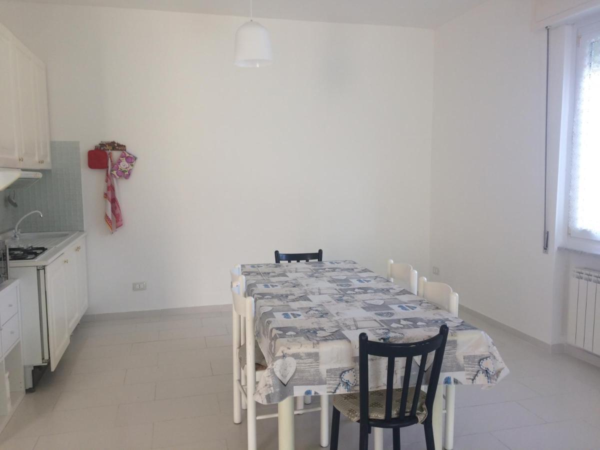 Apartamento A Casa Di Nonna Luciana - Trilocale Con Giardino Ceriale Exterior foto
