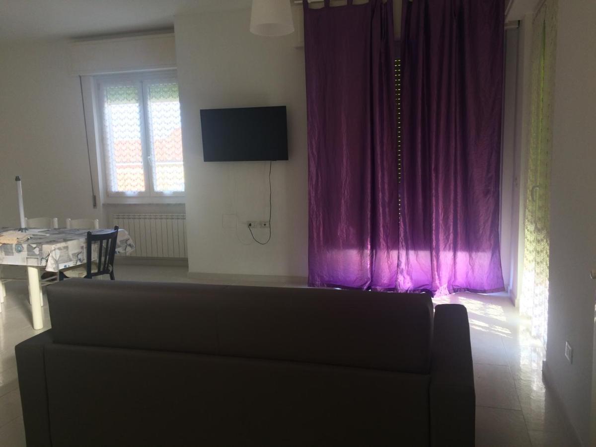 Apartamento A Casa Di Nonna Luciana - Trilocale Con Giardino Ceriale Exterior foto